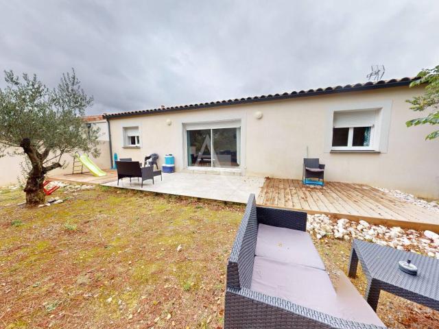 Maison de plain pied Villemoustaussou