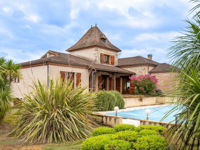 Maison à vendre en périphérie de Villeneuve sur Lot 225m² Casseneuil