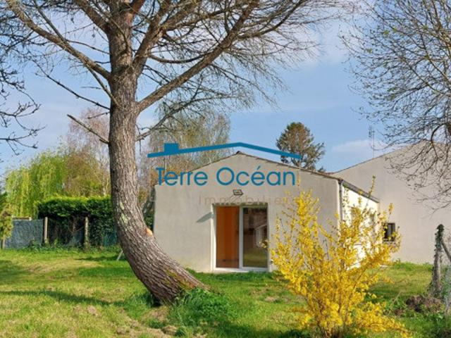 À vendre – Maison lumineuse avec grand terrain à 10 min de R