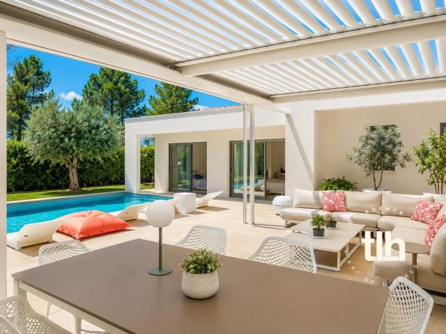 Villa contemporaine plain pied Montpellier Nord 219 M2 219m² Saint Gély Du Fesc