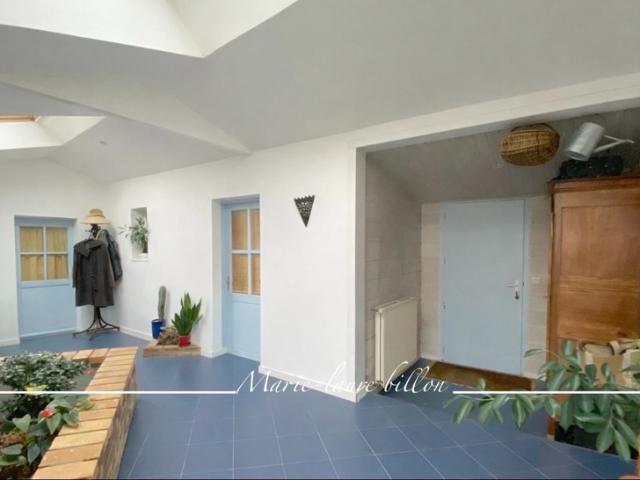 Maison à vendre SAINT GILLES CROIX DE VIE 85 Maison plain pied de 97 m2, parcelle 560 m2 environ, abri voiture et annexes