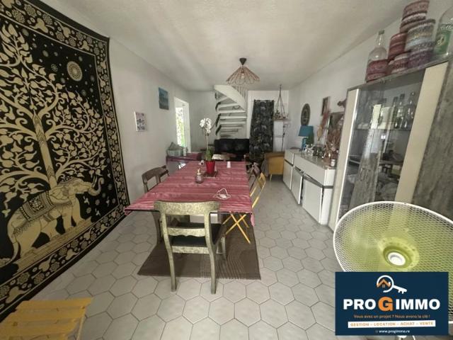 À VENDRE – MAISON DE RAPPORT F4 + STUDIO – SAINT LOUIS