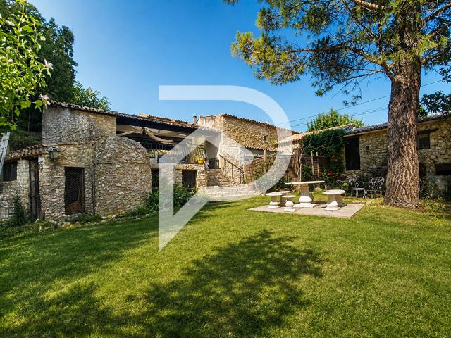 Maison à vendre Saint Montan 13 pièce s 296 m2