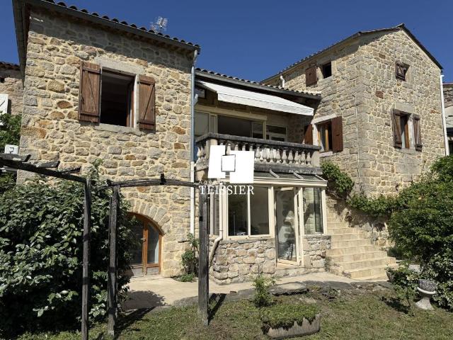 Maison de charme avec vue dominante & piscine