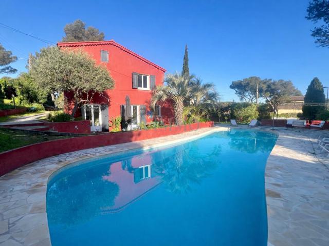 Maison à vendre Saint Raphaël, avec piscine, 164 m2 habitabl. 164m² Saint Raphaël