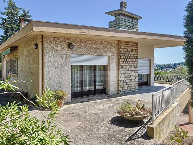 Spacieuse villa de 190 m² six fours les plages