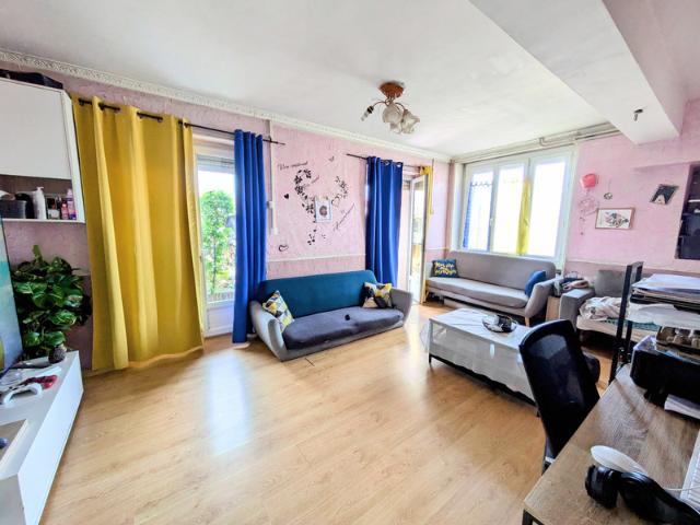 MAISON A VENDRE: SURY LE COMTAL 110 m² 4 CHAMBRES GRANDE TERRASSE EXTERIEUR