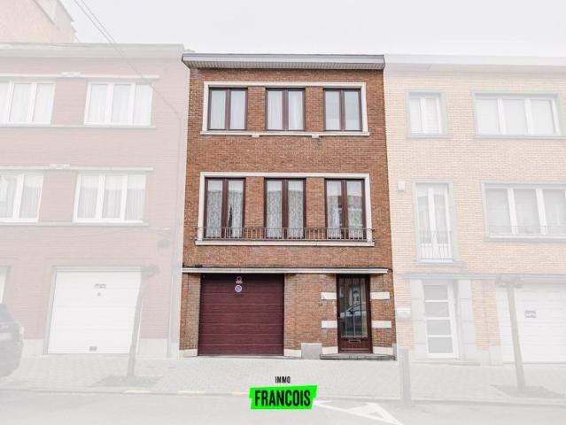 Maison à vendre pour 449000 euro avec 3 chambres à coucher