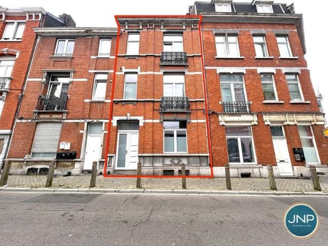 Maison à vendre pour 465000 euro avec 6 chambres à coucher