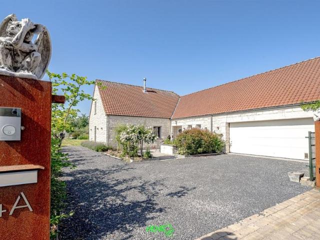 Maison à vendre pour 530000 euro avec 3 chambres à coucher
