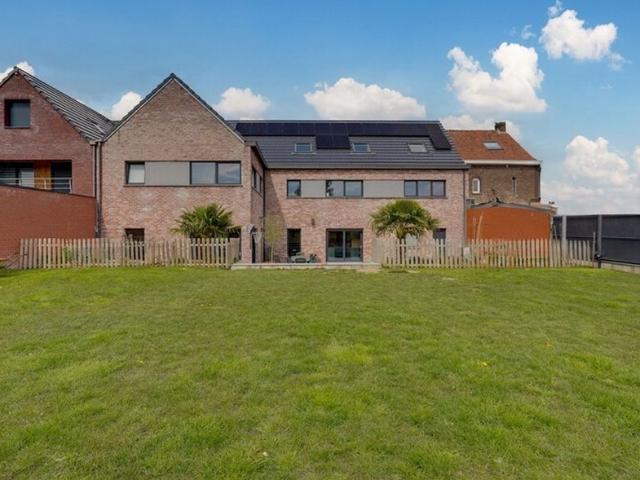 Maison à vendre pour 595000 euro avec 6 chambres à coucher