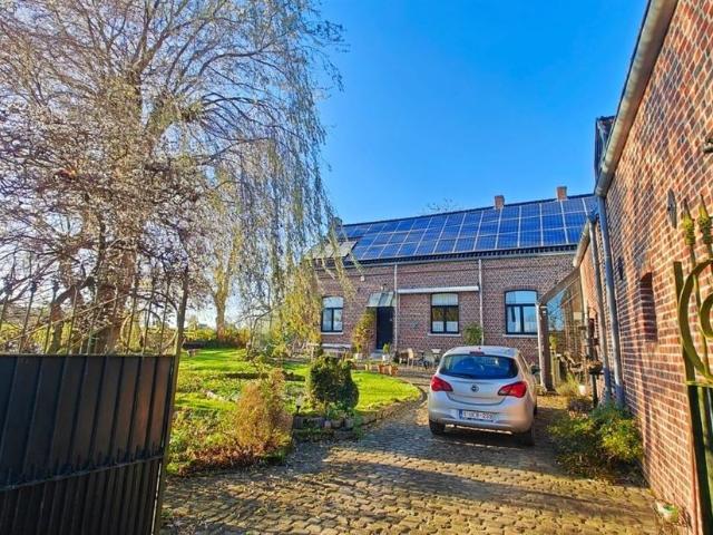 Maison à vendre pour 650000 euro avec 5 chambres à coucher
