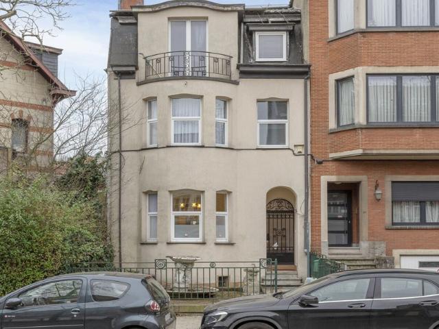 Maison à vendre pour 650000 euro avec 7 chambres à coucher