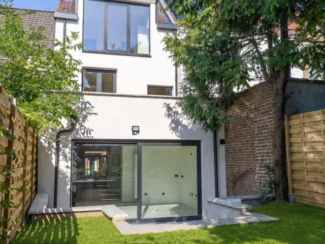 Maison à vendre pour 650000 euro avec 3 chambres à coucher