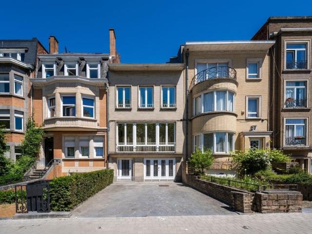 Maison à vendre pour 695000 euro avec 3 chambres à coucher