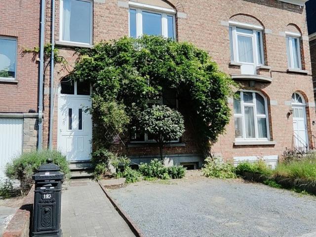 Maison à vendre pour 890000 euro avec 5 chambres à coucher