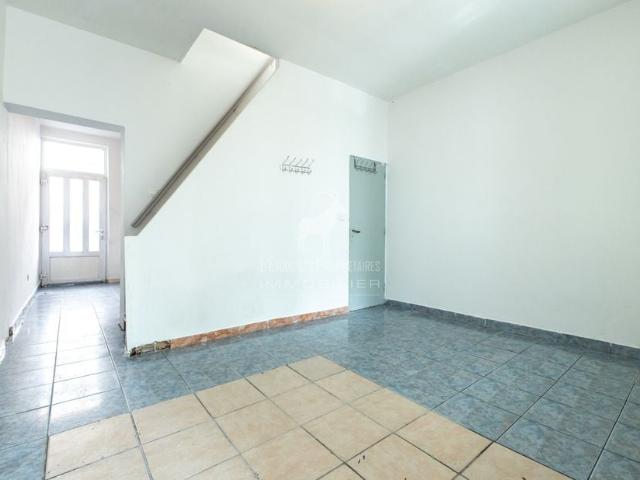 Maison à vendre pour 99999 euro avec 2 chambres à coucher