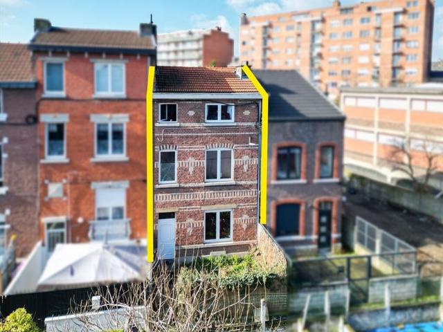 Maison à vendre pour 215000 euro avec 5 chambres à coucher