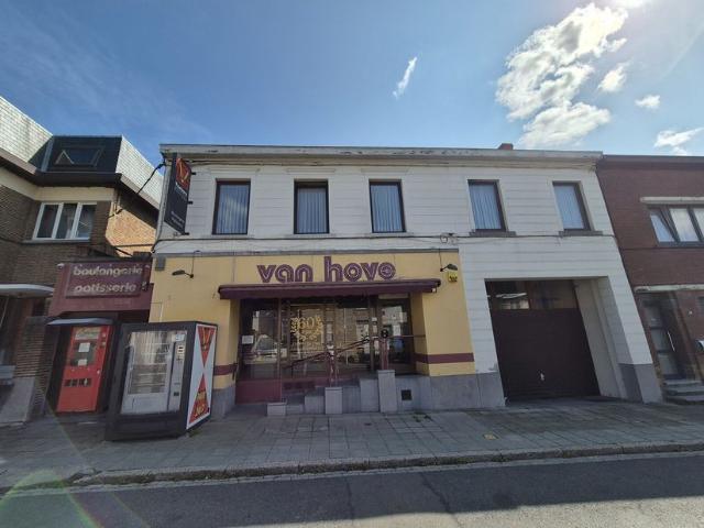 Maison à vendre pour 240000 euro avec 5 chambres à coucher