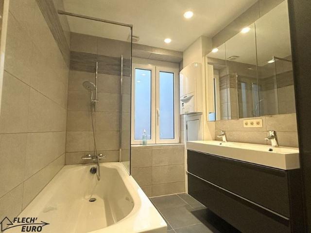 Maison à vendre pour 245000 euro avec 4 chambres à coucher