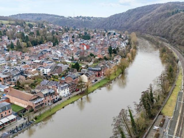 Maison à vendre pour 275000 euro avec 3 chambres à coucher