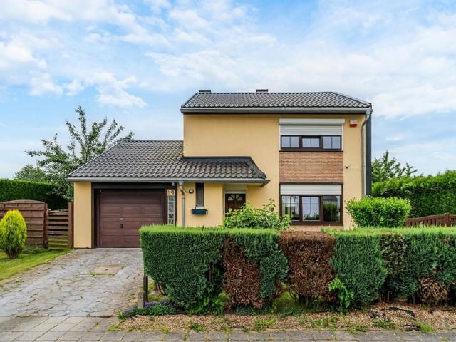 Maison à vendre pour 295000 euro avec 3 chambres à coucher