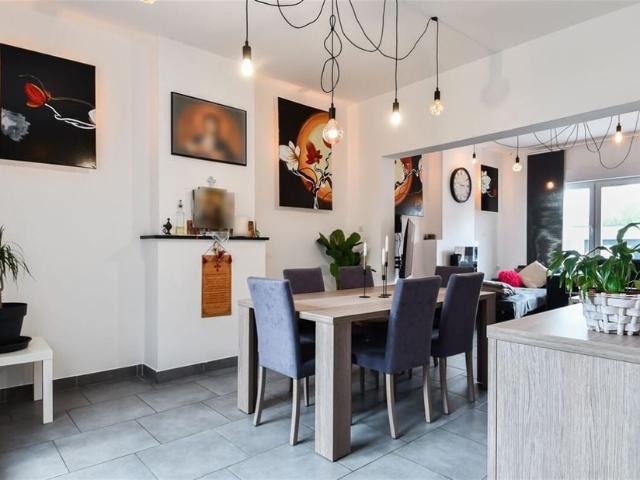 Maison à vendre pour 299000 euro avec 4 chambres à coucher