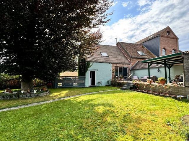 Maison à vendre pour 325000 euro avec 3 chambres à coucher