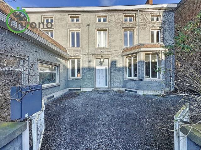Maison à vendre pour 349000 euro avec 5 chambres à coucher