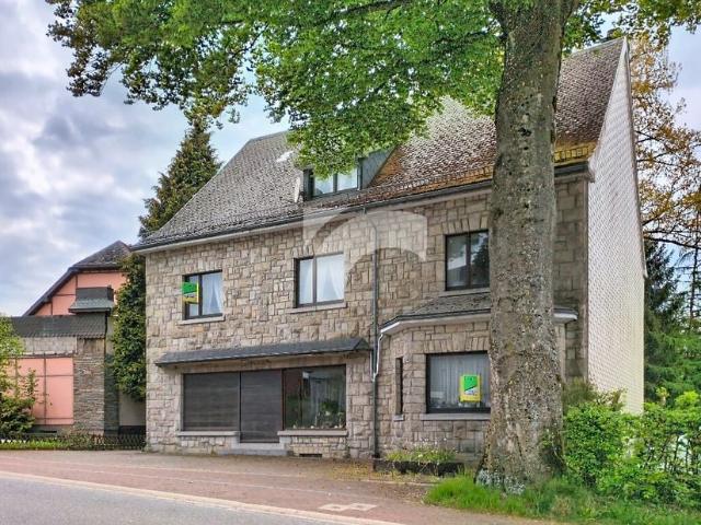 Maison à vendre pour 349000 euro avec 6 chambres à coucher