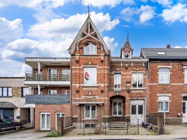 Maison à vendre pour 295000 euro avec 6 chambres à coucher