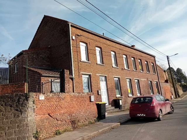 Maison à vendre pour 360000 euro avec 6 chambres à coucher