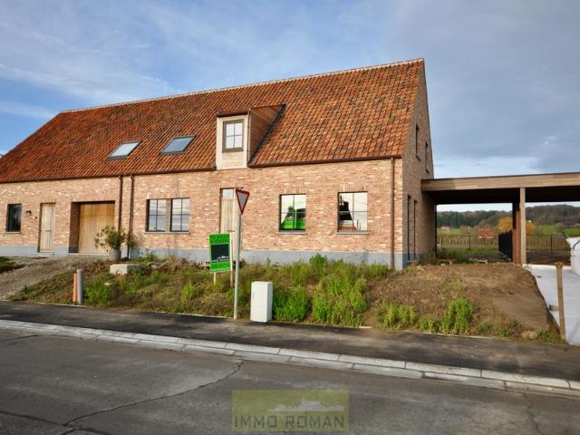 Maison à vendre pour 374900 euro avec 3 chambres à coucher