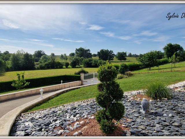 Maison à vendre, Plain pied 106 m², 5 pièces ARBIGNY 01 PONT DE VAUX,4 chambres,terrain clos 2000m²