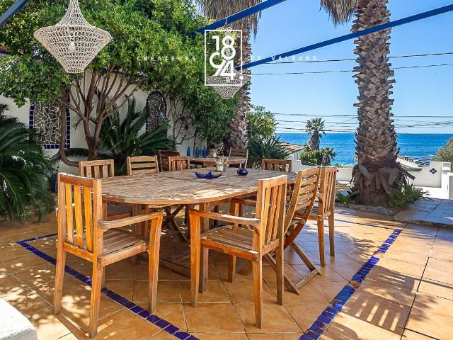 Maison À Vendre propriété de luxe 7 pièces de 198 m², piscine,pool house, parking en bord de mer