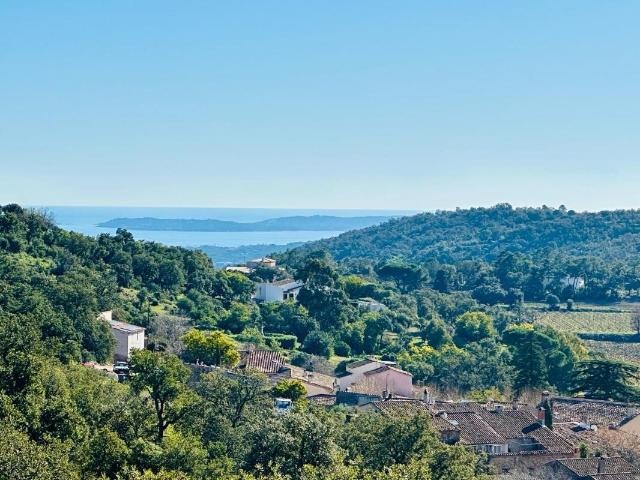 Maison À Vendre T6 dans les hauteurs de Sainte Maxime