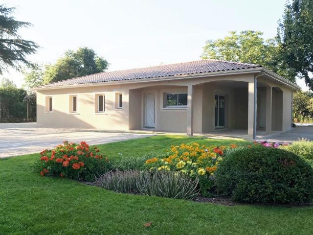 Maison à batir à Cours de Pile