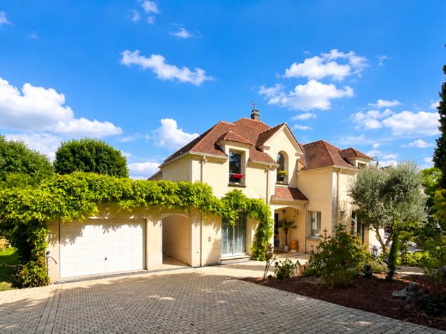 Maison à Bougival 10 pièces, 330m², Piscine, Terrain 1513m²