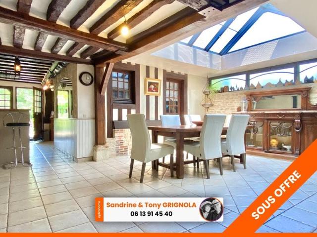 Maison à colombages – 4 chambres – Jardin et dépendance Sa. 185m² Saint Julien le Faucon