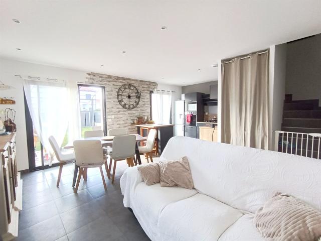 Maison à étages: 3 chambres avec jardin et garage 86m² Valence
