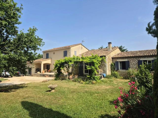 Maison à Eyragues 250m² Eyragues