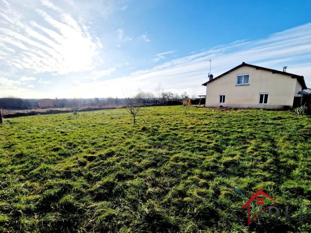 maison a finir de rénover sur 3795 m² de terrain