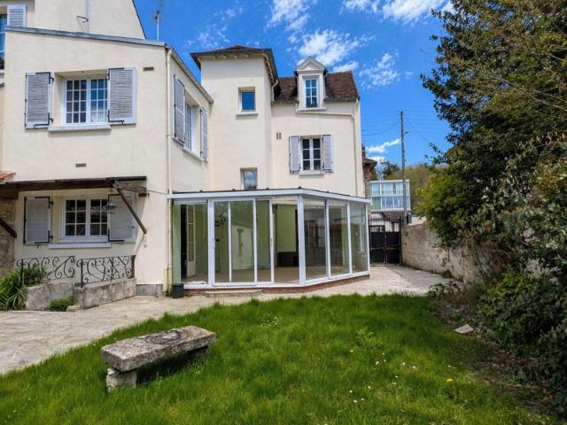 Maison à fort potentiel à Presles idéale pour les amateur de