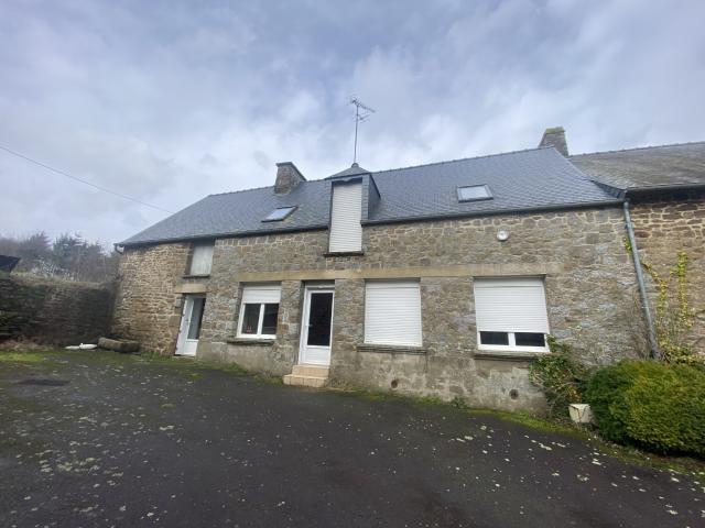 Maison à fort potentiel de rénovation, avec hangar