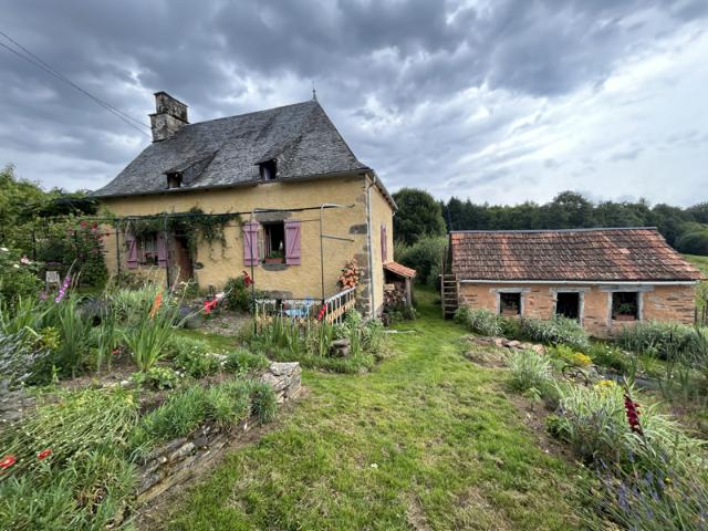 Maison à Laval sur Luzège en CORREZE