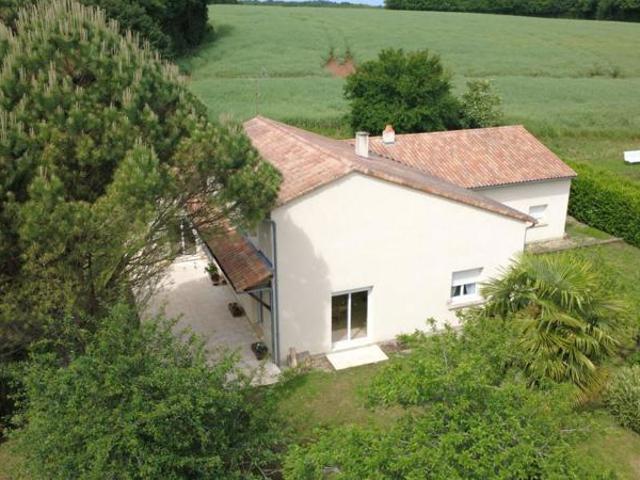 Maison à Ligugé de 230 m2, 4 chambres +1 studio indépendant, jardin, garage