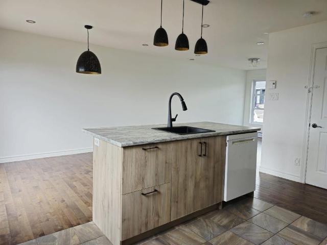 Maison à louer 4 chambres – Val Bélair – 2 550 $/mois