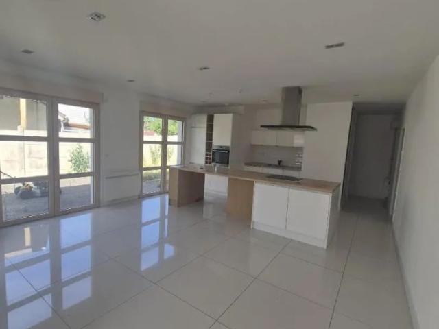 Maison à louer 4 pièces 81.6m²