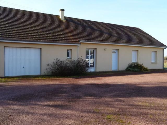 Location maison, m² T 4 à Chassé, 751 €