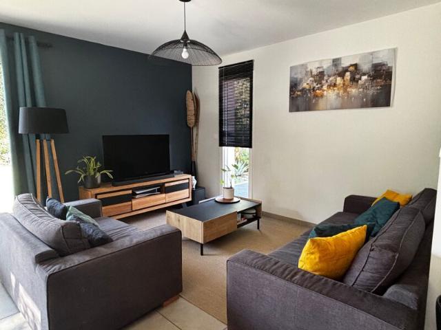 Maison à louer 4 pièces • 118 m2 Mios
